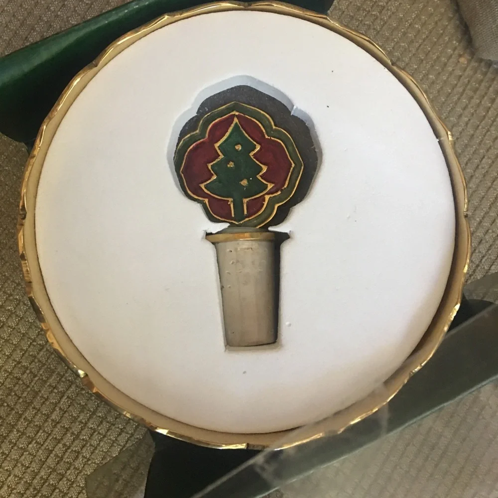 Pier 1 Imports Christmas bottle stopper and wine coaster set